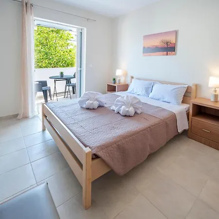 Holiday home And Appartments *