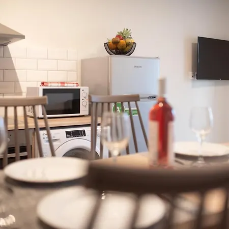 Vakantiehuis And Appartments *